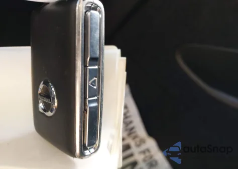 2020 Volvo Xc40 T4 R-Design z USA, uszkodzony, nr VIN YV4AC2HM0L2284251